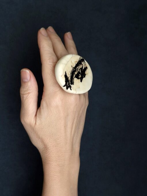 Vegan Ivory & Black Ring Size 8 - Image 2
