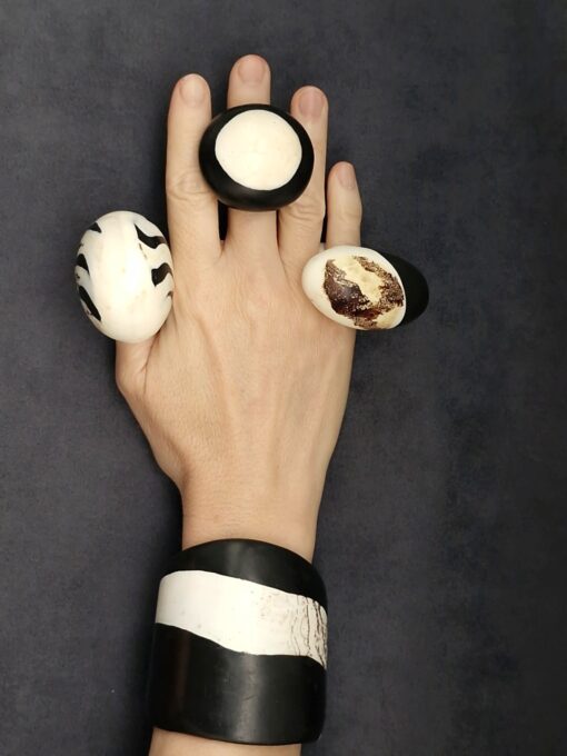 Vegan Ivory & Black Flat Cuff Size S - Image 4