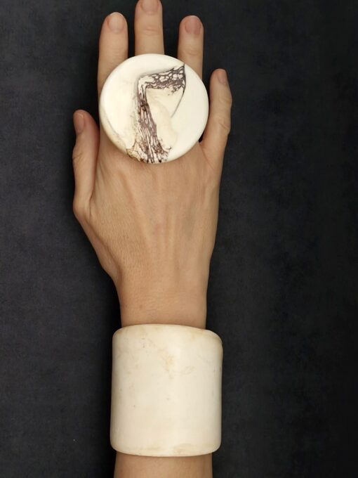 Vegan Ivory Flat Cuff Size M - Image 4