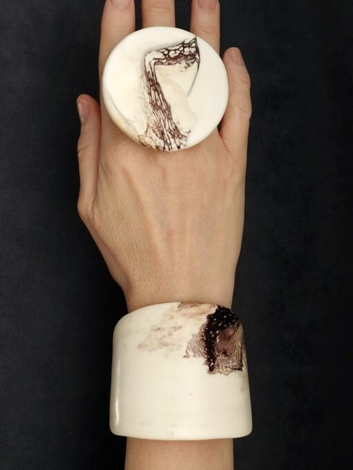 Vegan Ivory & Brown Flat Cuff Size M - L - Image 2