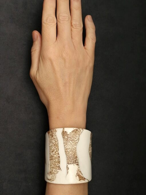 Vegan Ivory & Brown Flat Cuff Size M - Image 2