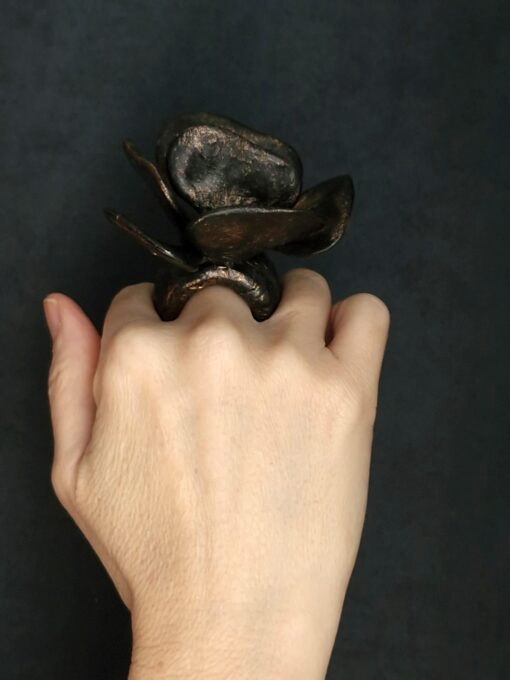 Black with Gold Sheen Flower Ring Size 7.5 - Image 3