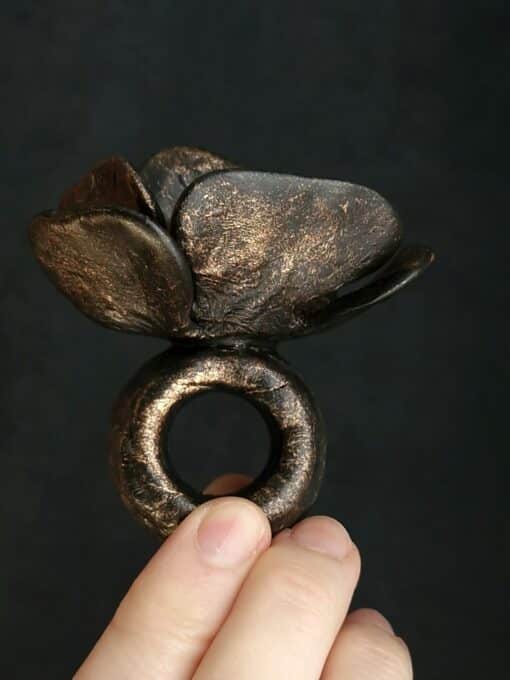 Black with Gold Sheen Flower Ring Size 7.5 - Image 5