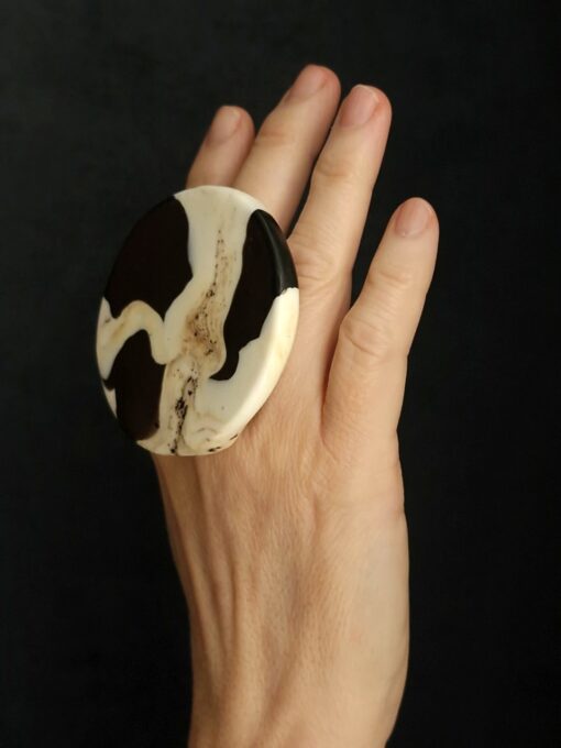Vegan Ivory & Black Ring Size 8 - Image 3