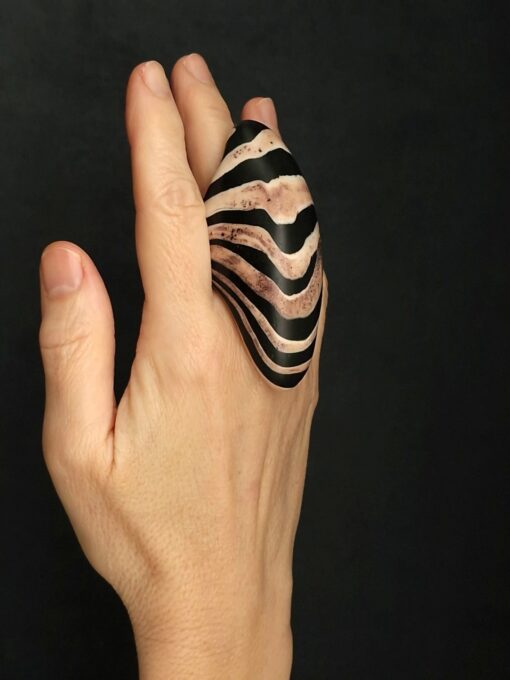 Brown & Black Ring Size 7 - Image 3