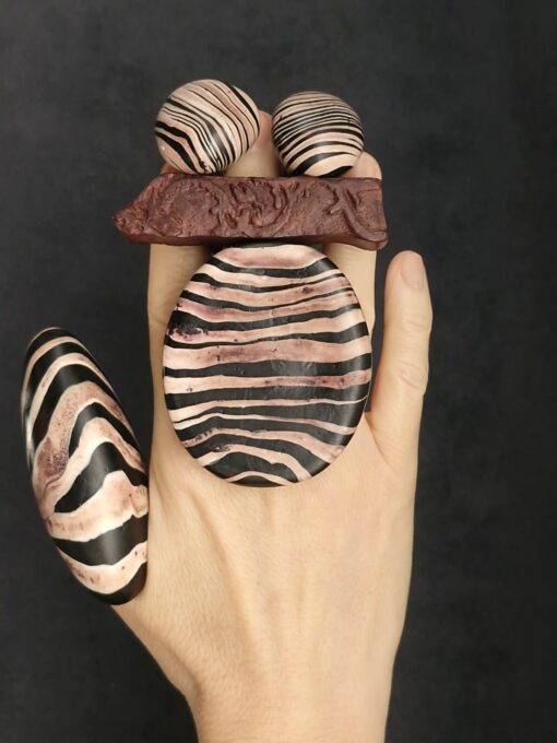 Brown & Black Ring Size 7 - Image 4