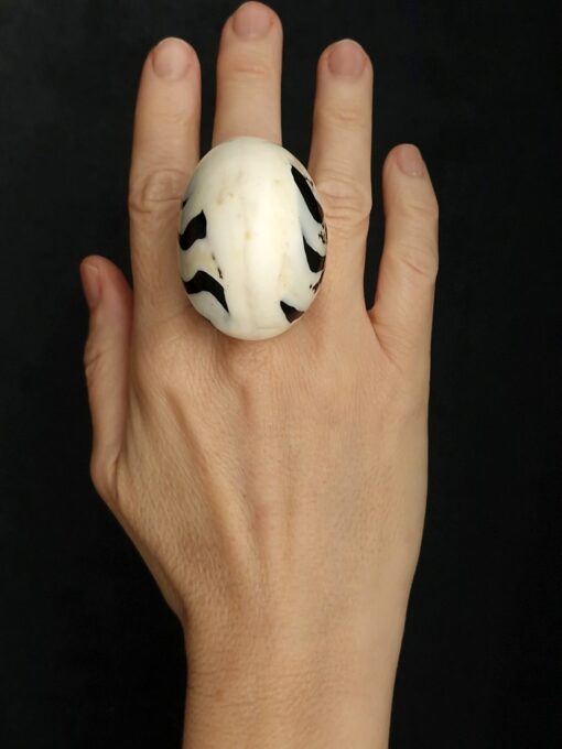 Vegan Ivory & Black Ring Size 7.5 - Image 4