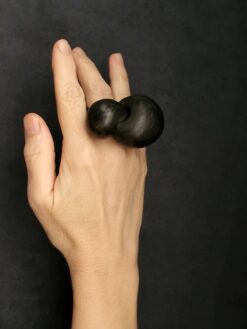 Black Sculptured Ring Size 8