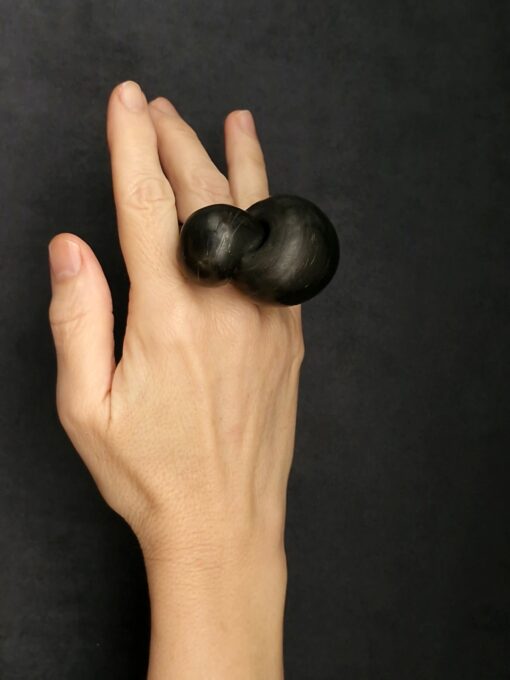 Black Sculptured Ring Size 8