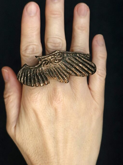 Black with Gold Sheen Sculptured Ring Size 8 - Image 3