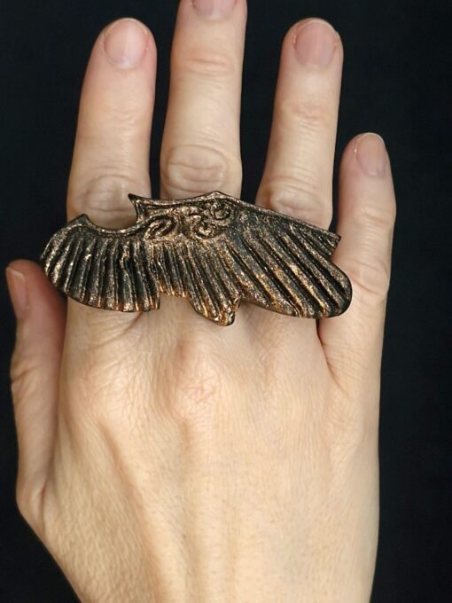 Black with Gold Sheen Sculptured Ring Size 8 - Image 4