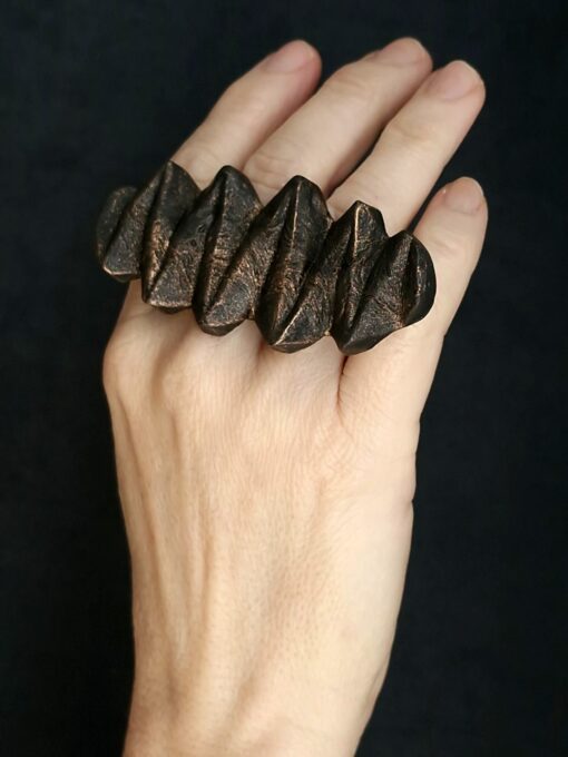 Black with Gold Sheen Sculptured Ring Size 6.5