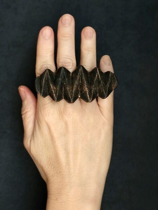 Black with Gold Sheen Sculptured Ring Size 6.5 - Image 3