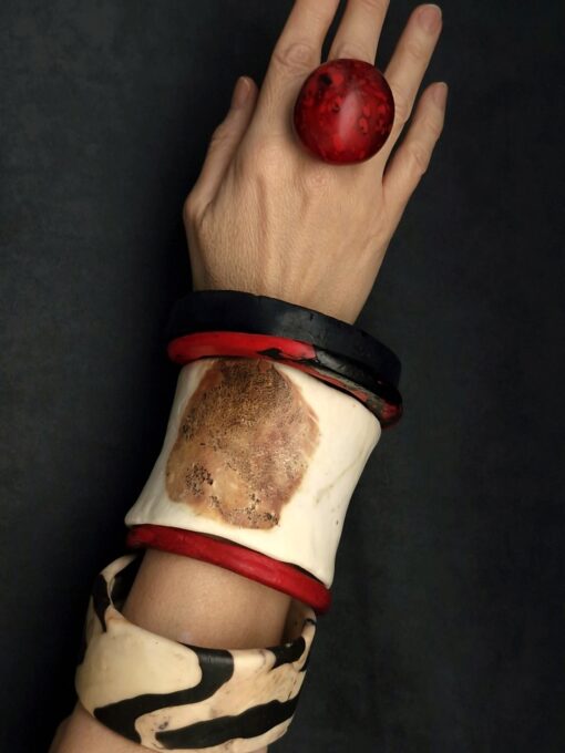 Vegan Ivory, Red & Black Bangle Stack Size L (Set of 5) - Image 4