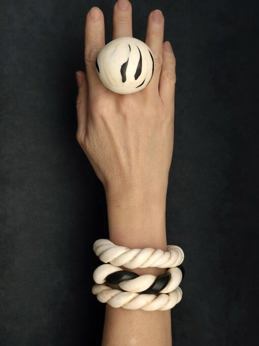 Vegan Ivory & Black Twisted Cuff Size M - Image 5