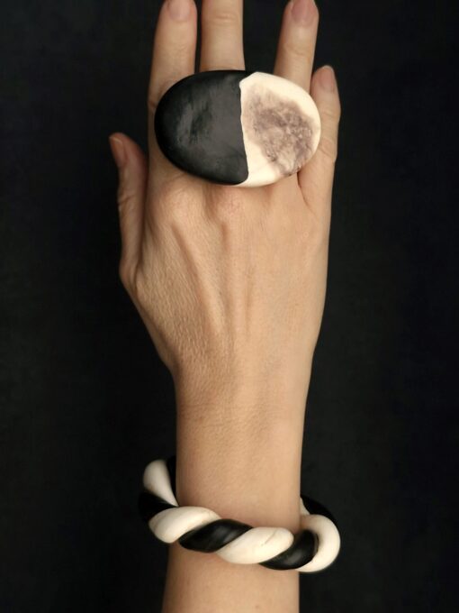 Vegan Ivory & Black Twisted Cuff Size M - Image 7