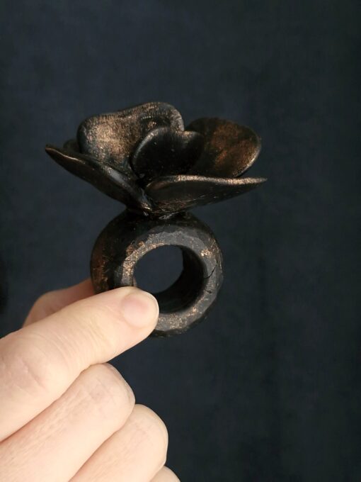 Black with Gold Sheen Flower Ring Size 7.5 - Image 3
