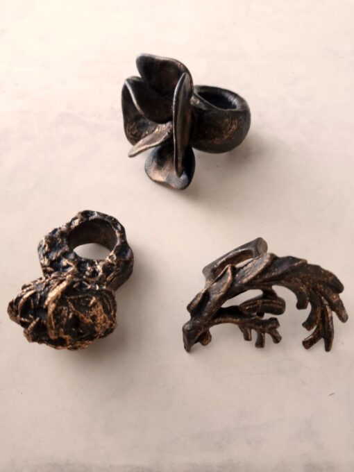 Black with Gold Sheen Flower Ring Size 7.5 - Image 5