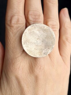 White Bronze Plated Alloy Ring Size 7.5