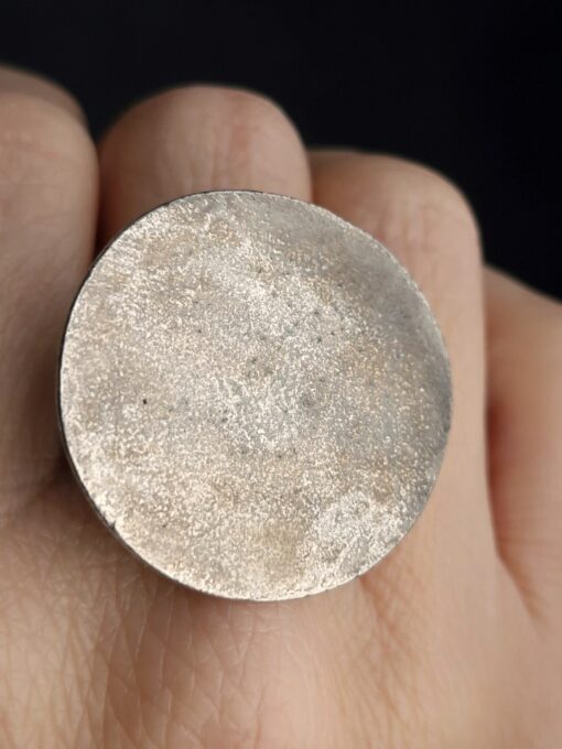 White Bronze Plated Alloy Ring Size 7.5 - Image 5