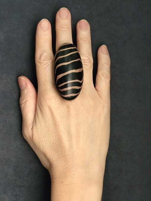 Black & Brown Ring Size 7.5 - Image 4