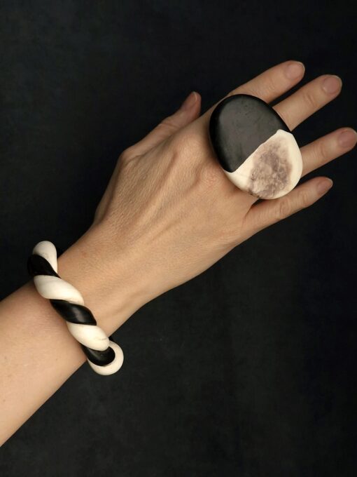 Vegan Ivory & Black Ring Size 8 - Image 4