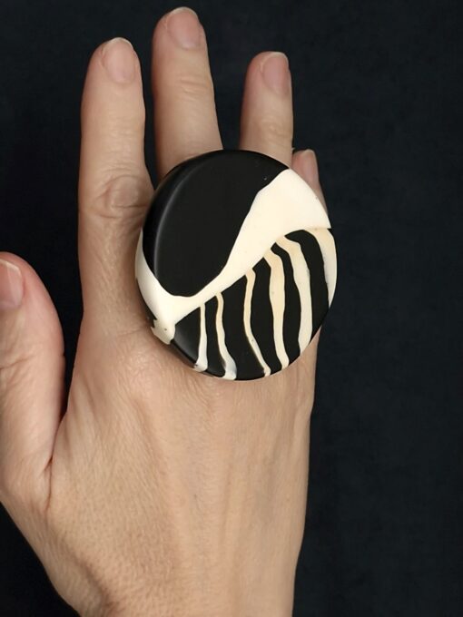 Vegan Ivory & Black Ring Size 9 - Image 2
