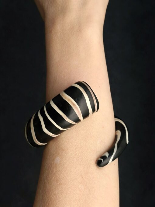 Black & Vegan Ivory Snake Cuff Size S - M - Image 5