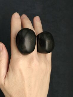 Black Sculptured Ring Size 8