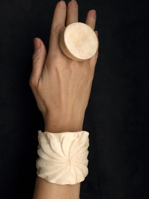 Vegan Ivory Sculptured Ring Size 8 - Image 4