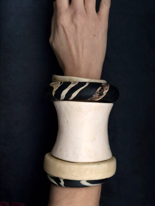 Vegan Ivory & Black Bangle Set (Set of 5) Size M - Image 2