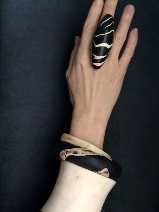 Vegan Ivory & Black Bangle Set (Set of 5) Size M - Image 3