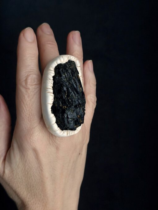 Black Kyanite Stone Ring Size 9 - Image 2