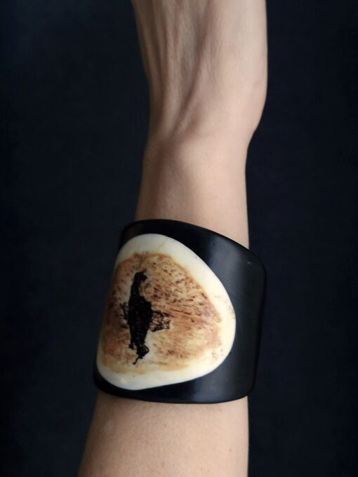 Vegan Ivory & Black Flat Cuff Size M - Image 3