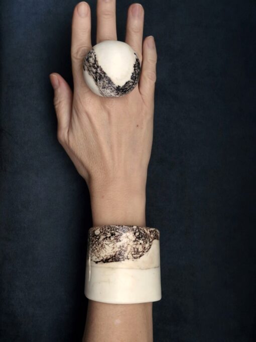 Vegan Ivory Flat Cuff Size M - Image 3