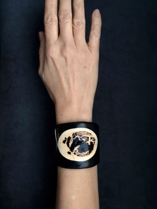 Black & Vegan Ivory Flat Cuff Size S - M - Image 2