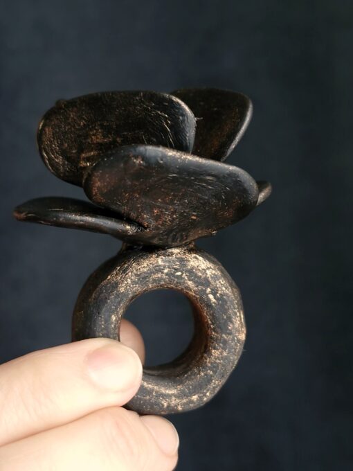 Black with Gold Sheen Flower Ring Size 8 - Image 3