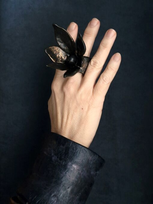 Black with Gold Sheen Flower Ring Size 8.5 - Image 7