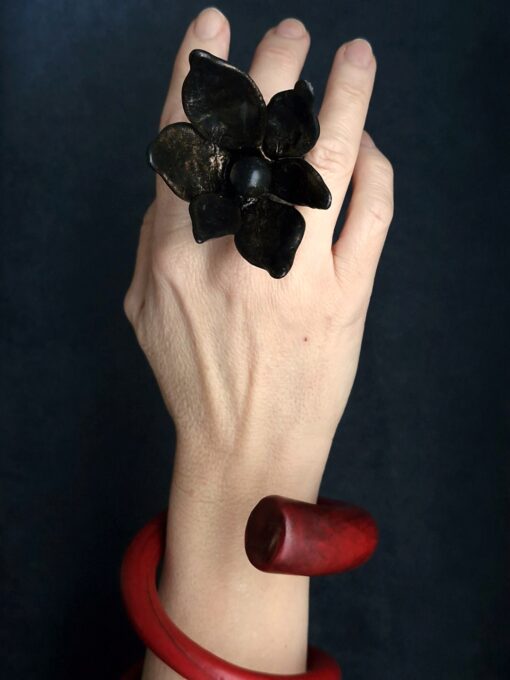 Black with Gold Sheen Flower Ring Size 8.5 - Image 9