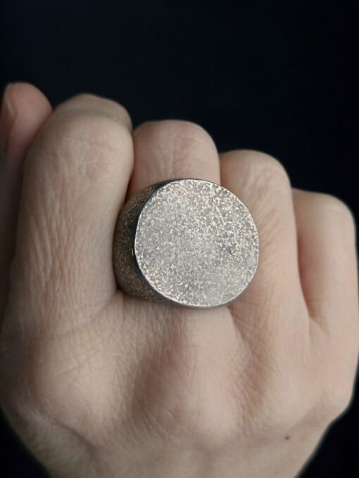 White Bronze Plated Alloy Ring Size 6.5