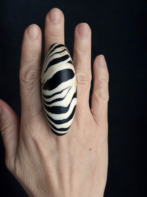Vegan Ivory & Black Ring Size 7 - Image 2