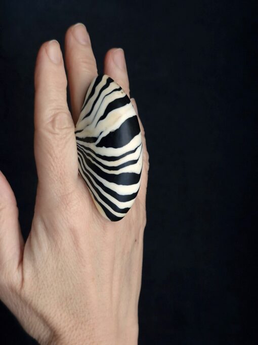 Vegan Ivory & Black Ring Size 7 - Image 3