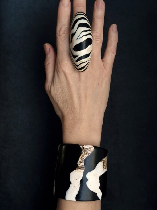 Vegan Ivory & Black Ring Size 7 - Image 4