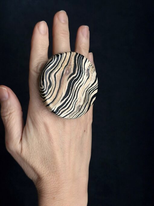 Vegan Ivory & Black Ring Size 7.5 - Image 2