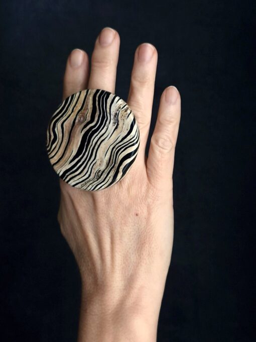 Vegan Ivory & Black Ring Size 7.5 - Image 3