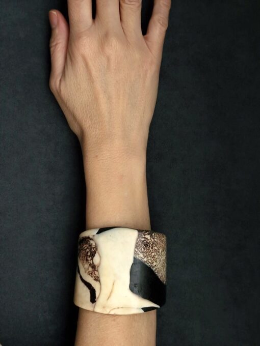 Vegan Ivory & Black Flat Cuff - Size L - Image 2