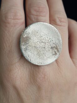 White Bronze Plated Alloy Ring - Size 7.5