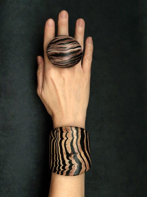Brown & Black Ring - Size 8 - Image 4