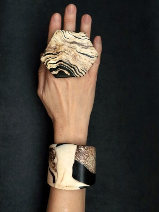 Vegan Ivory & Black Ring - Size 7.5 - Image 4