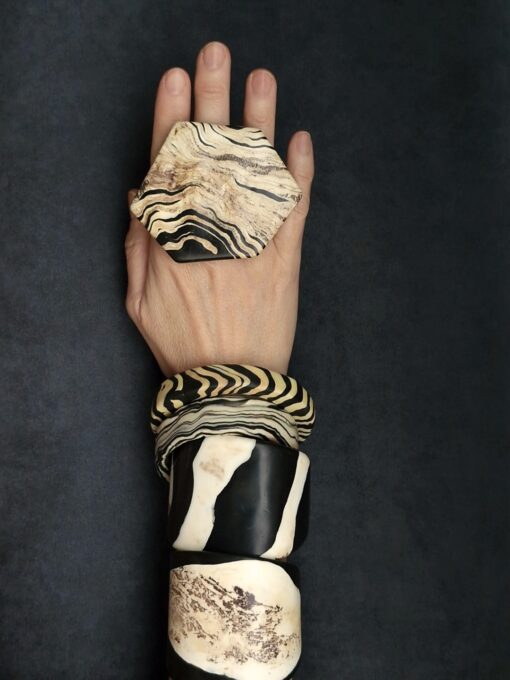 Vegan Ivory & Black Ring - Size 7.5 - Image 5